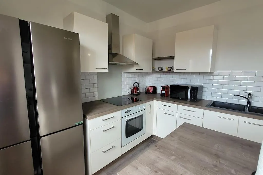 Bel Appartement T5 Neuf Avec 4 Chambres Tarbes 0*,  Francie