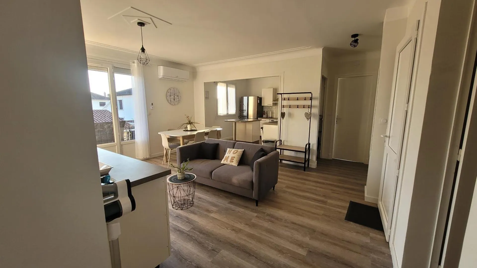 شقة Bel Appartement T5 Neuf Avec 4 Chambres تارْب