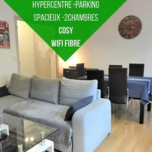 Apartamento Le Voltaire -2 Chambres- 70m2- Hypercentre-parking-wifi Fibre- Nouvelle Literie, Tarbes